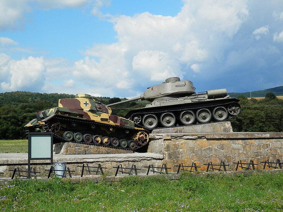 960px Pamätník tankistom Svidník 16Slovakia1