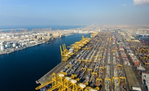 Jebel Ali v SAE je najväčším nákladným prístavom v regióne