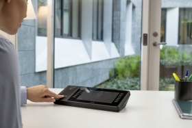 Konzola na hl&aacute;senie intern&yacute;ch oznamov od Axisu z&iacute;skala aj ocenenie za dizajn