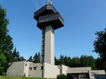 Severovýchod Slovenska zapĺňajú turisti, vyhliadková veža na Dukle je opäť magnetom