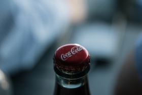 Coca-Cola podporuje gastroprev&aacute;dzky darovan&iacute;m vybavenia a n&aacute;pojmi zadarmo