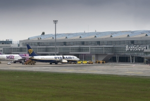 Vláda urýchľuje výber koncesionára pre bratislavské letisko