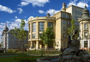 Sídlo Univerzity Komenského na Šafárikovom námestí v Bratislave