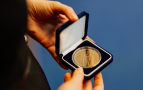 Najlepšiu hypotéku má Slovenská sporiteľňa, spotrebiteľský úver mBank. Zlatá minca vyhlásila výsledky za rok 2025