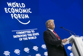 Trump v Davose: „Amerika na prvom mieste“ neznamená Amerika sama